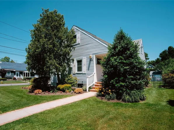 192 4th Avenue, West Babylon, NY 11704