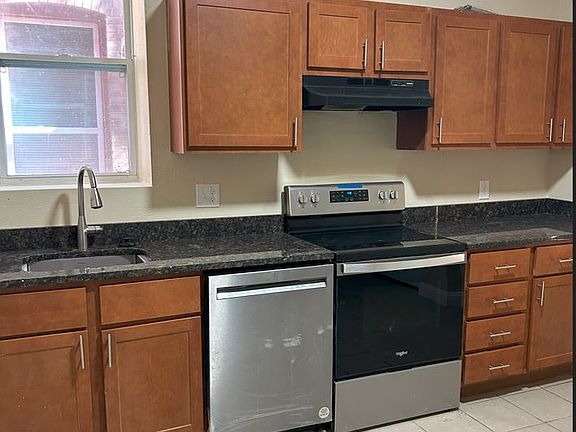 5th image of 2918-2920 Keokuk St #1