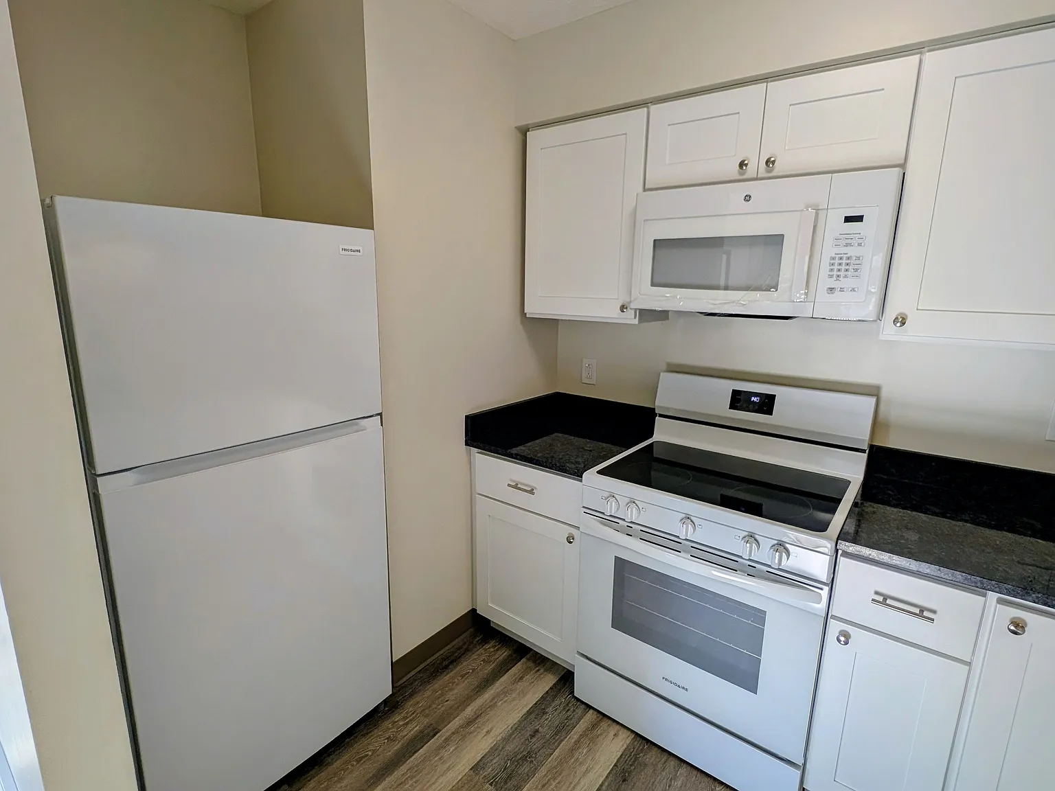 2 bed, 950 sqft, $1,250 — Photo 1