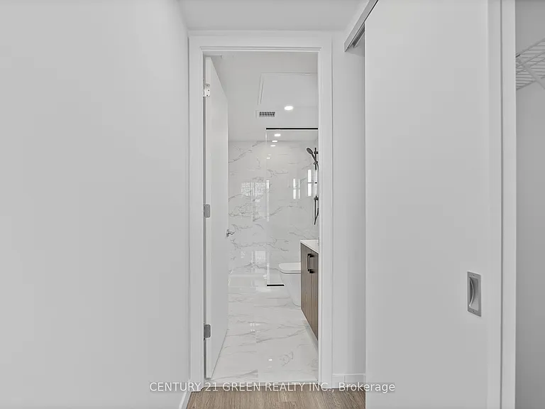 689 The Queensway #216 — Photo 33
