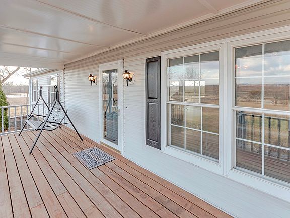 Front Porch - relax on the swing and enjoy the views
