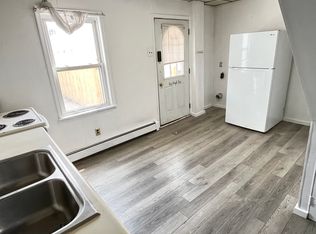 10 E Carroll St, Saint Clair, PA 17970