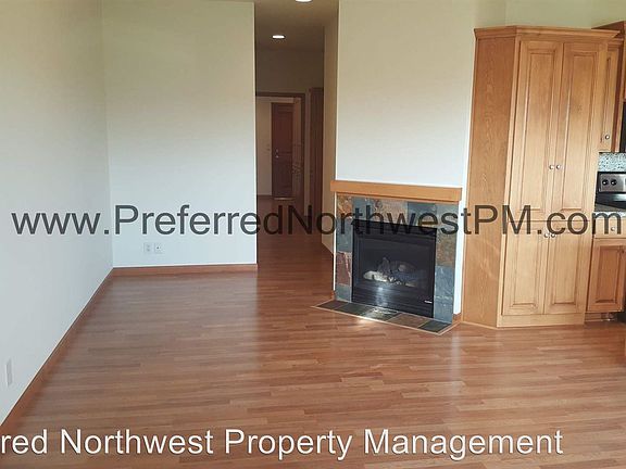 4th image of 3343 Lake Grove Dr