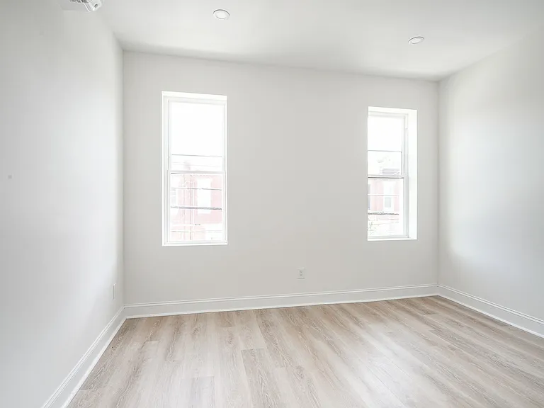 2028 Moore St #2 — Photo 11
