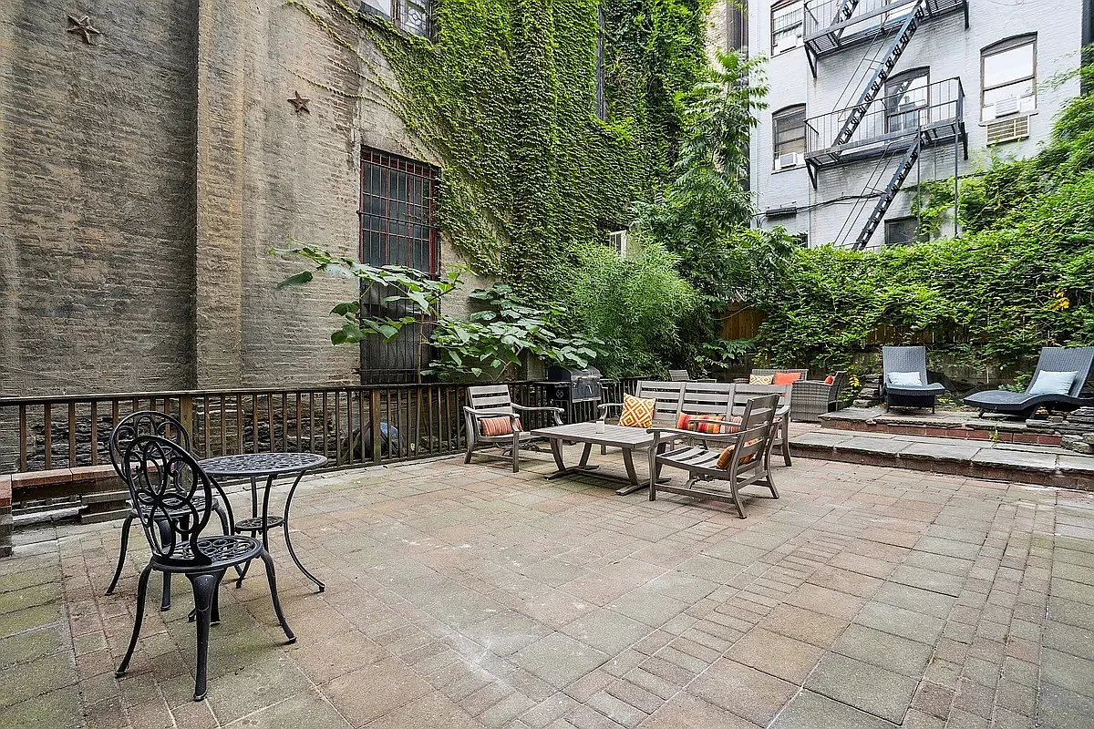 417 West 46th Street — Photo 4