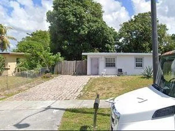 2449 NW 7th St, Pompano Beach, FL 33069