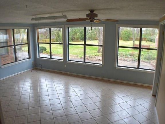 3rd image of 2319 S Grisso Dr