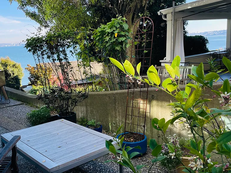 Josephine St — Photo 18