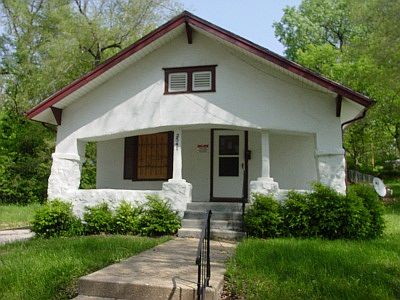 1st image of 2541 Poplar Ave