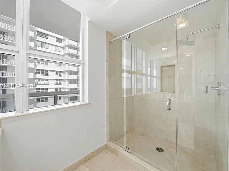 5801 Collins Ave #700 — Photo 13