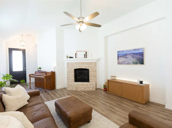 3918 Southbend Ct, Denison, TX 75020
