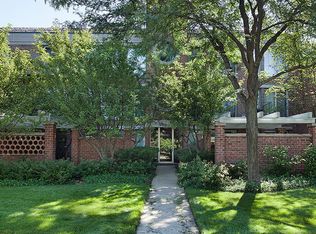 5040 Arbor Ln APT 101, Northfield, IL 60093