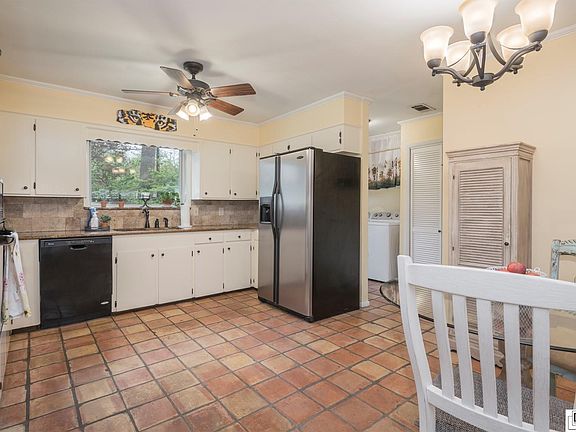 5th image of 808 Jamar Dr