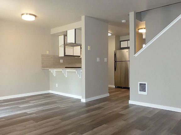 2nd image of 2743 NE Mesa Ct #2