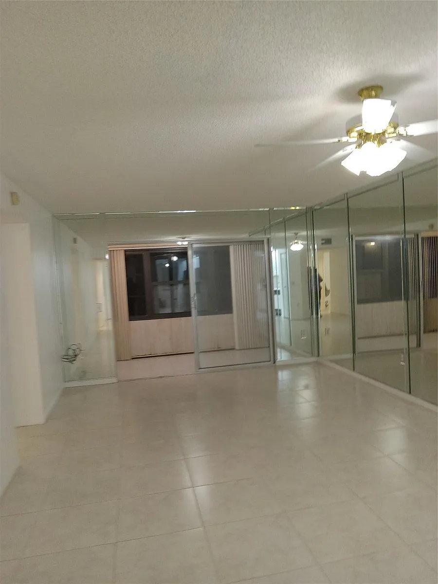 Building Photo - 901 SW 138th Ave #C406