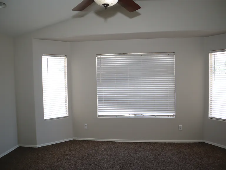 10998 W Griswold Rd — Photo 21