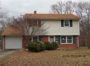 201 Sandholm St, Geneva, IL