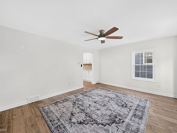 4th image of 208 Sunset Rd