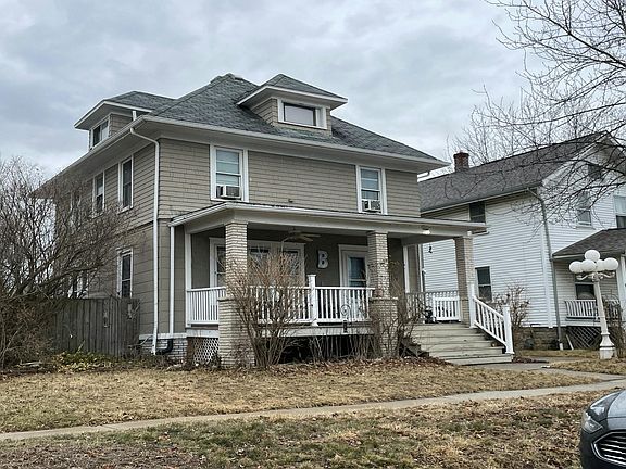 3rd image of 459 Riverview Ave