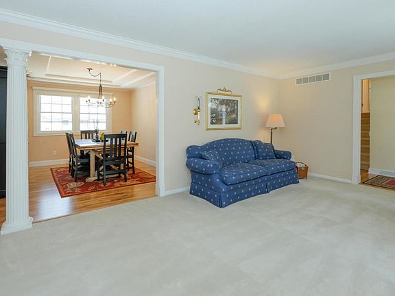 1230 Meadowbrook Lane-104