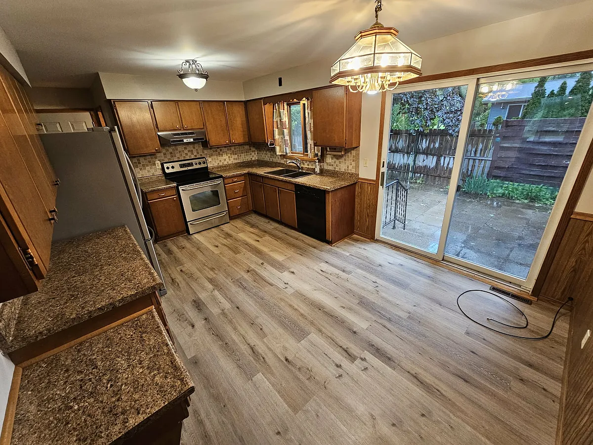 Building Photo - 152760 Dahlia Ln