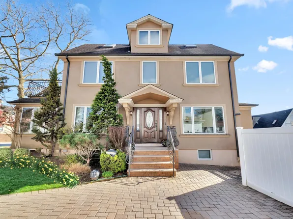 9-10 157th Street, Beechhurst, NY 11357