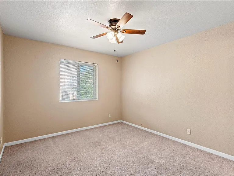 510 W University Dr — Photo 15