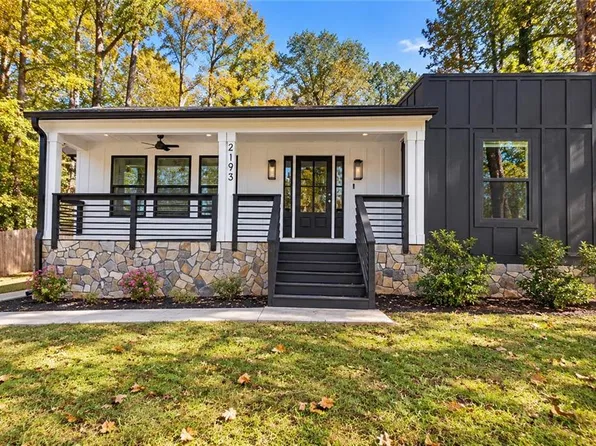 2193 Park Ter, College Park, GA 30337