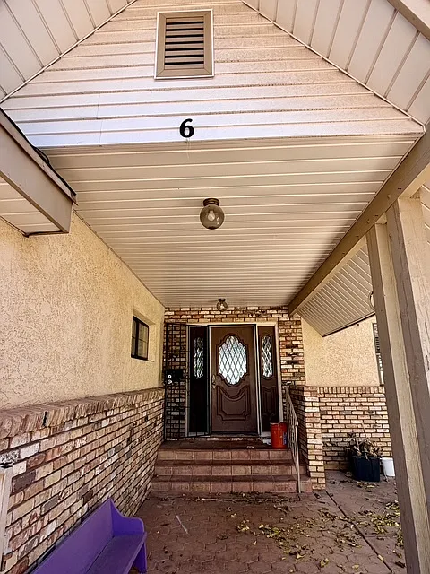 2 bed, 1.5 bath, 2080 sqft, $2,350 — Photo 2