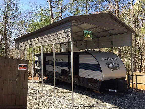 73 10th St #2, Ellijay, GA 30540