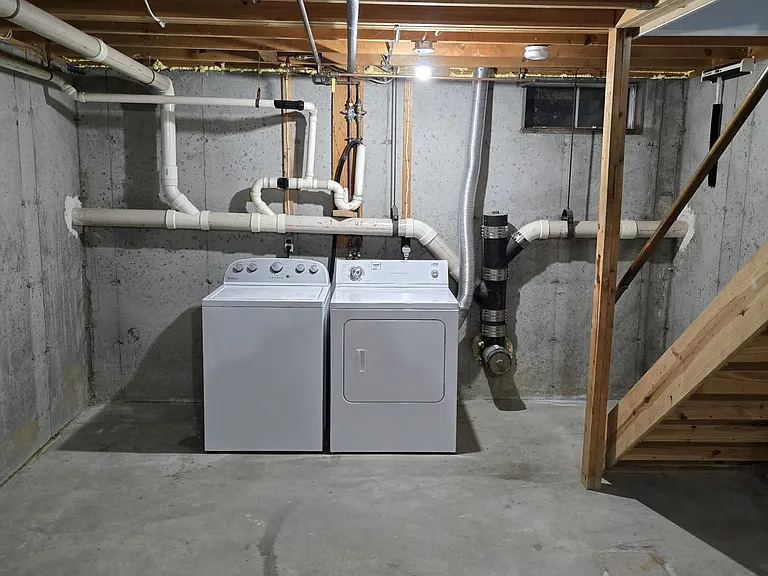 812 Court St #D — Photo 35