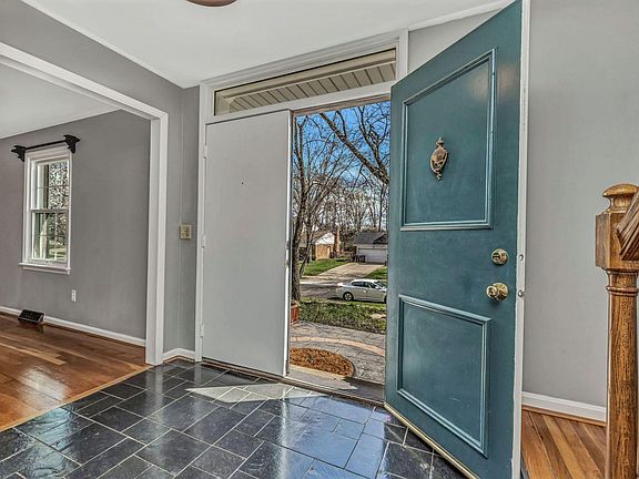 4th image of 5817 Bayberry Dr