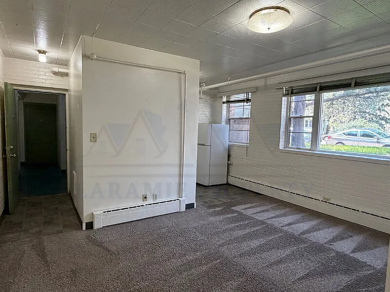 1 bed, 1.0 bath, 490 sqft, $899 — Photo 3