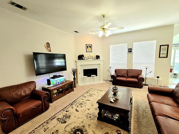 3rd image of 1525 Lake Bluff Dr