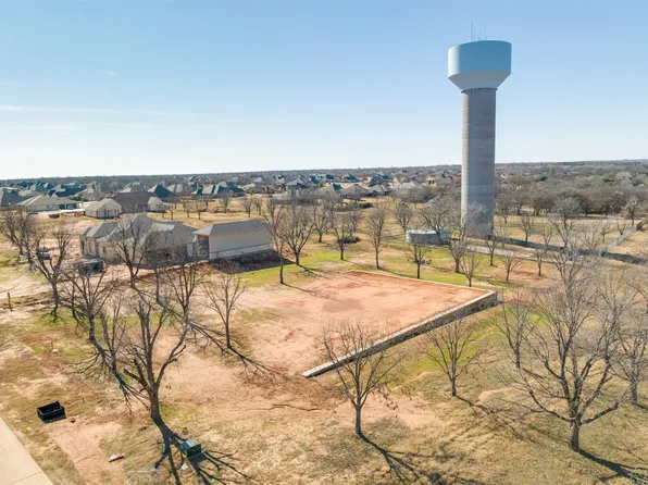 538 Hightower Ln, Granbury, TX 76049