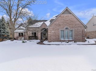 48123 Covington Ct, Canton, MI 48187