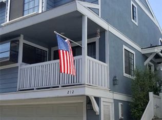 212 Mayfair Ln, Costa Mesa, CA 92627