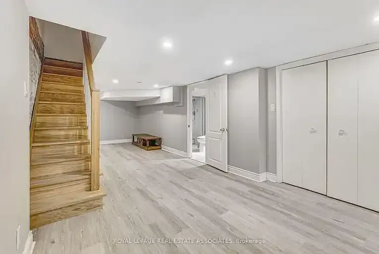 274 Ossington Ave — Photo 2