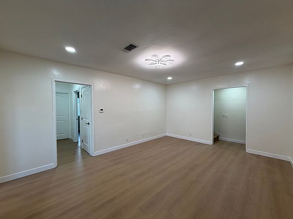 5th image of 112 E Central Ave