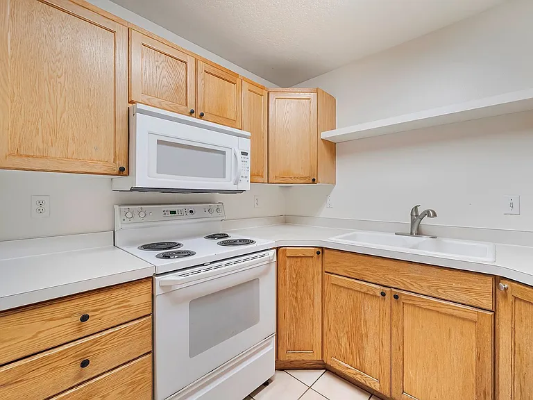 1426 N 1300 W — Photo 3
