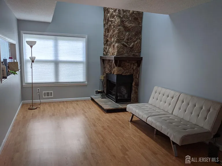 99 Brookview Cir — Photo 5