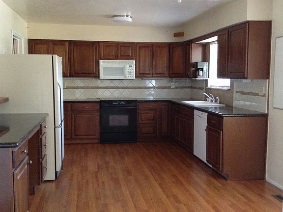 5th image of 5114 N Glenn Ave