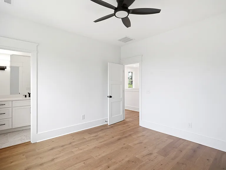 9016 Sedgley Dr — Photo 40