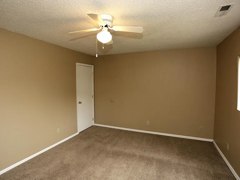 Sienna Place — Photo 23