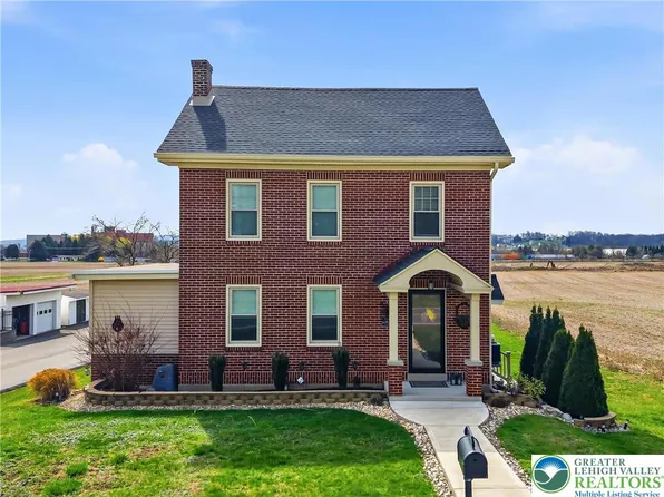 8038 Main St, Fogelsville, PA 18051