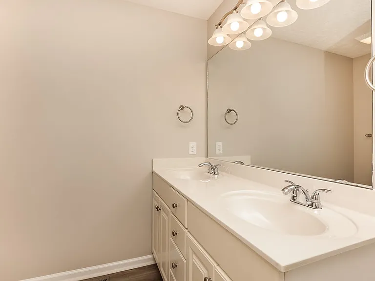 214 Quanah Parker Trl — Photo 14