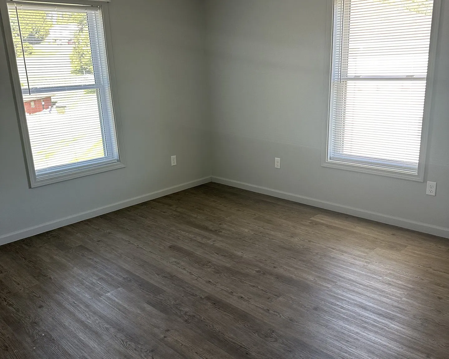 2 bed, 1000 sqft, $975 — Photo 1