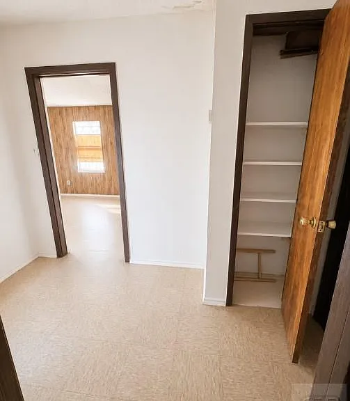 138 Midway Dr — Photo 2