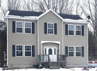 90 Marsden Rd, Bernhards Bay, NY 13028