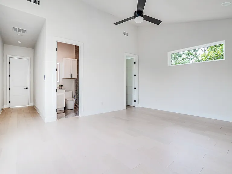 7614 Linwood Ave — Photo 40
